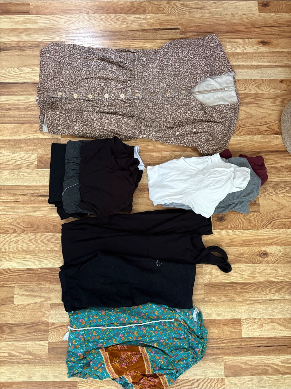 Maternity bundle , riley and crew dress beyond yoga, pea in the pod, la made